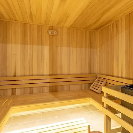 Haute Gamme Aux Pieds, Piscine, Sauna. 부르생모리스